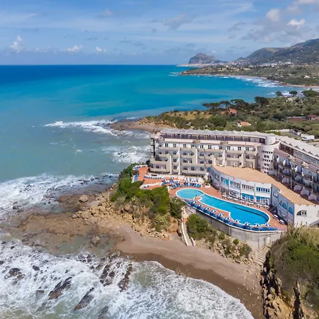 Carlton Hotel Riviera-3